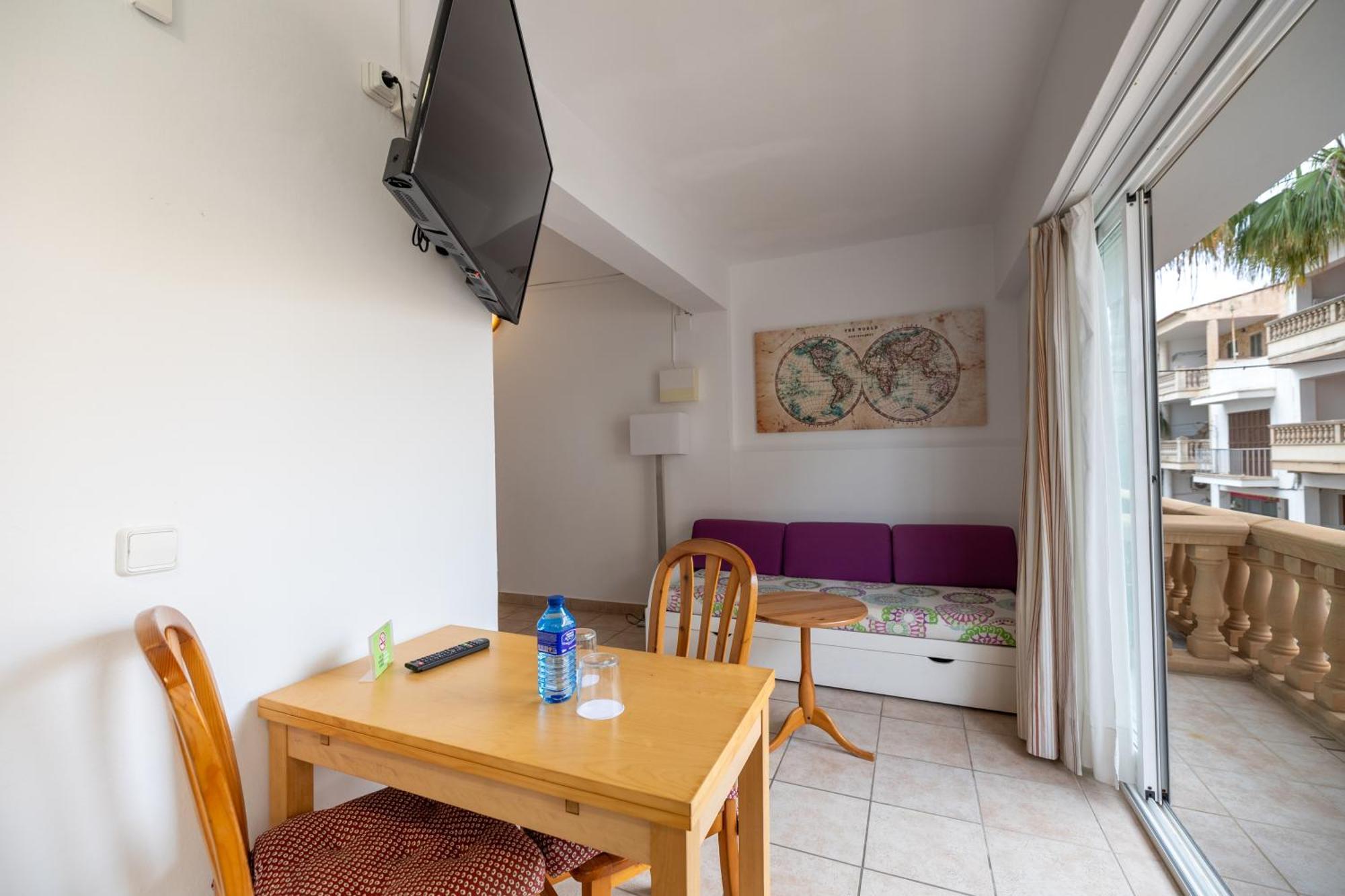 Hostal Doris - Adults Only Colonia de Sant Jordi Rom bilde