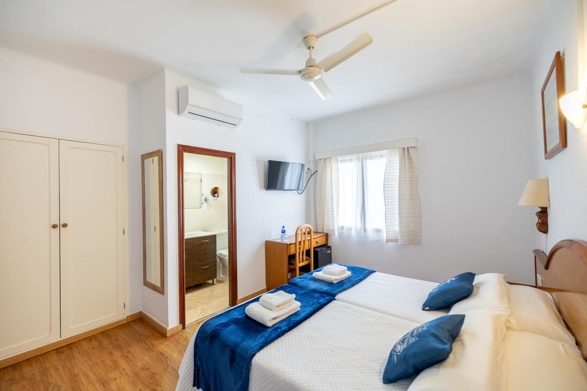 Hostal Doris - Adults Only Colonia de Sant Jordi Eksteriør bilde
